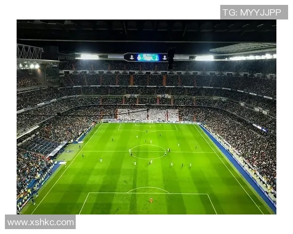 足球巨星同场竞技聊未来发展与球场内外的精彩瞬间